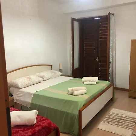 House Apartment *
